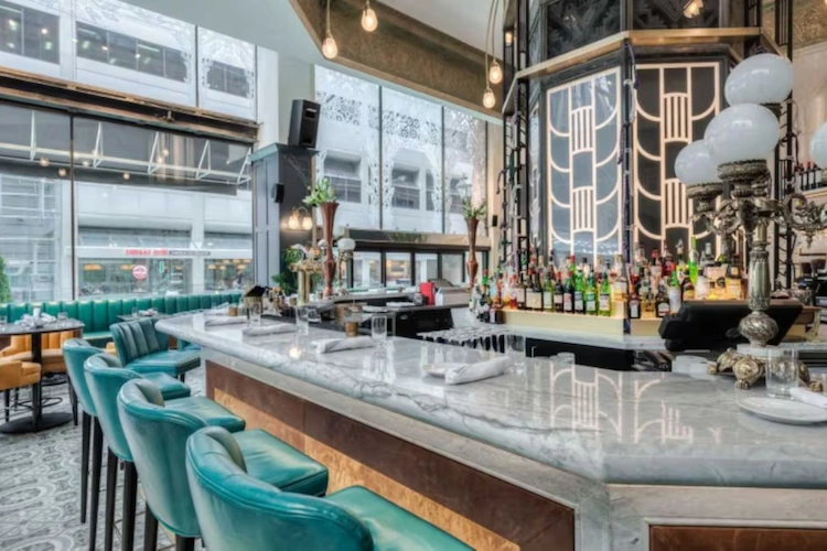 Holiday Inn Express Downtown Toronto bar.webp