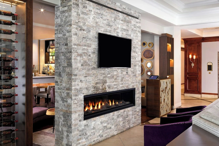 Victoria Marriott Inner Harbour lobby.webp