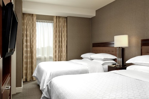 sheraton suites calgary eau claire kamer.jpg