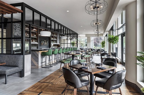 sheraton suites calgary eau claire bar met restaurant.jpg