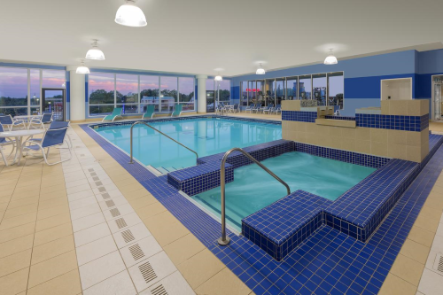 four points by sheraton niagara falls fallsview zwembad.png