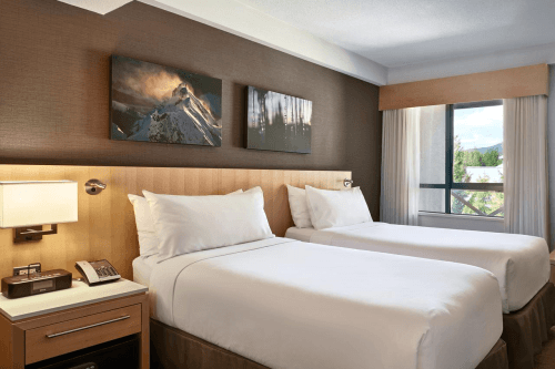delta hotels by marriott whistler village suites kamer.png