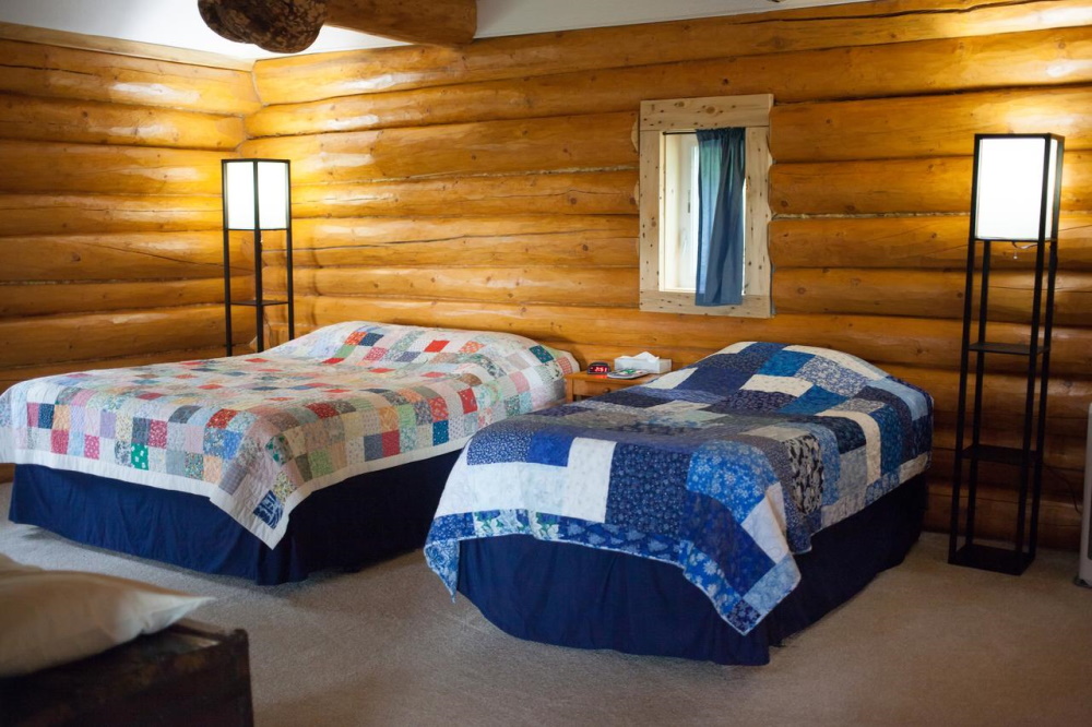 a taste of alaska lodge kamer.jpg