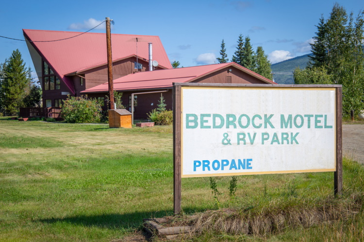 bedrock motel voorkant.jpg