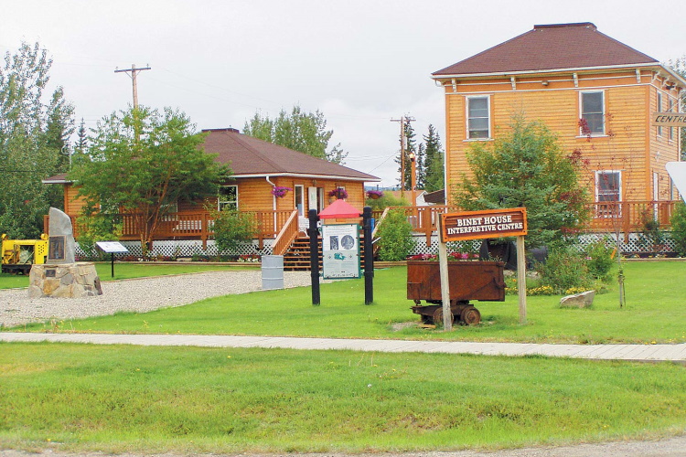 bedrock motel buitenkant 2.jpg
