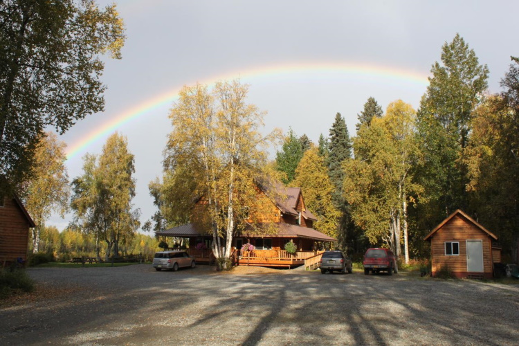 susitna river lodge aankomst terrein.jpg