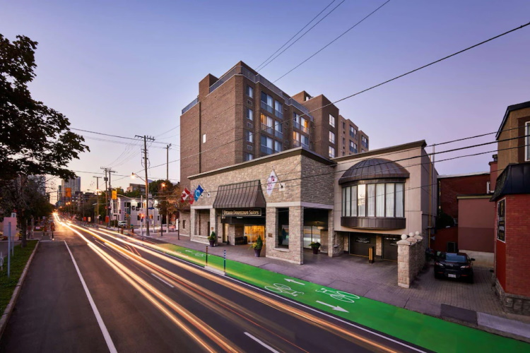 best western plus ottawa downtown suites buitenkant.jpg