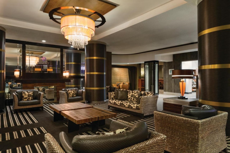 coast edmonton plaza hotel lounge.jpg