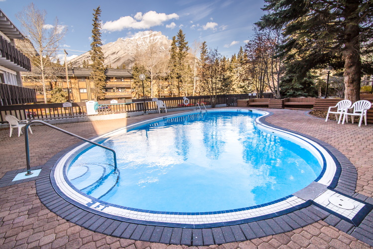 banff voyager inn zwembad.jpg