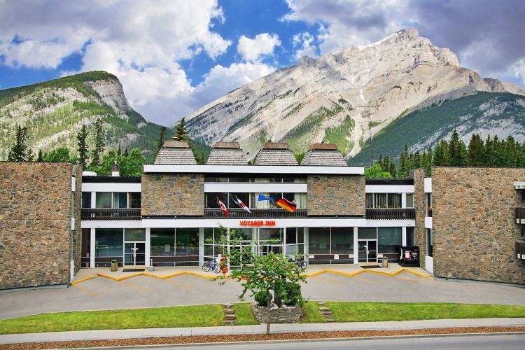 banff voyager inn voorkant.jpg