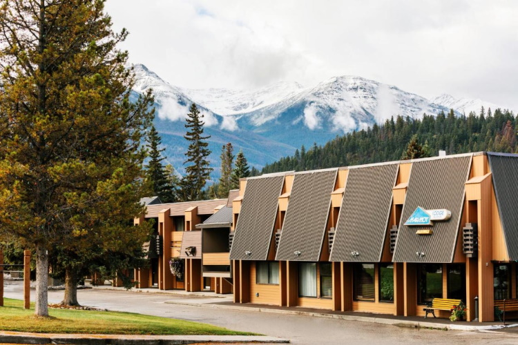 marmot lodge voorkant.jpg