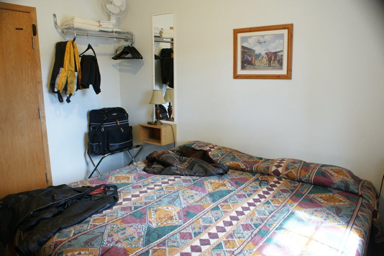air force lodge kamer.jpg