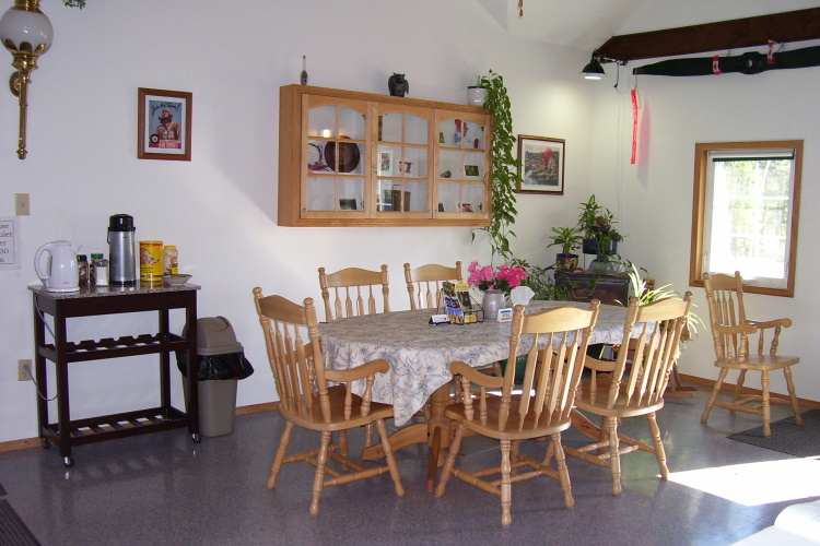 air force lodge binnen.jpg