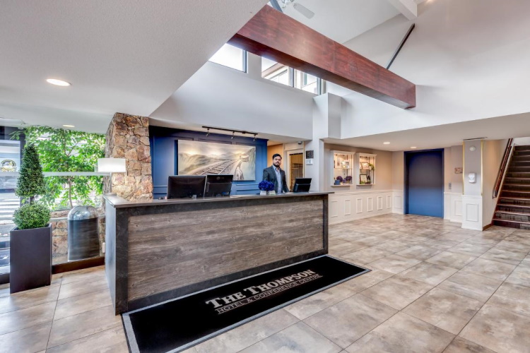 thompson hotel conference centre kamloops receptie.jpg