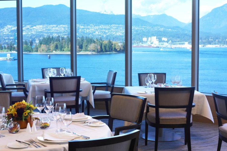 pan pacific hotel vancouver uitzicht restaurant.jpg