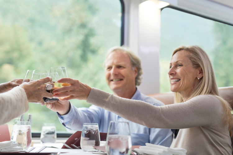goldleaf 012 rm18_onboard_goldleaf_service_dining-1.jpg