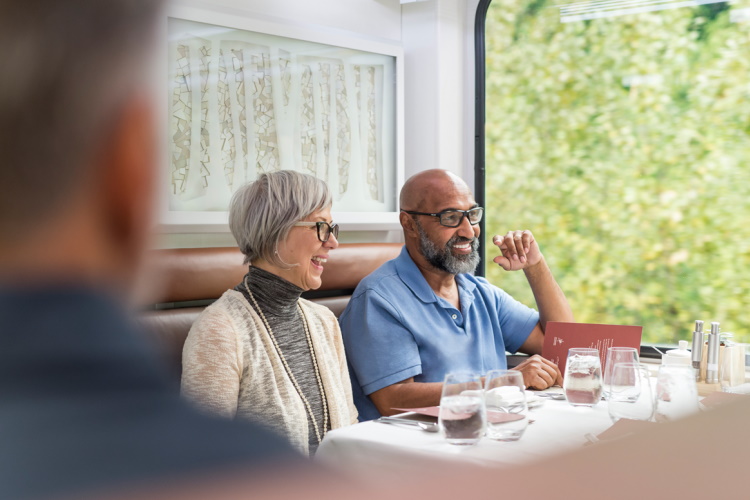 goldleaf 008 rm18_onboard_goldleaf_service_dining.jpg