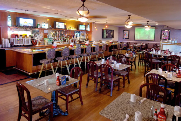 mardi gras hotel & casino bar.jpg
