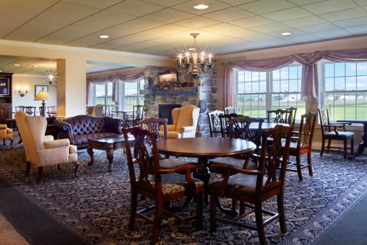 amishview inn en suites lounge.jpg