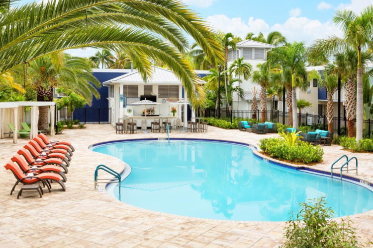 fairfield inn suites by marriott key west at the keys collection zwembad 001.jpg