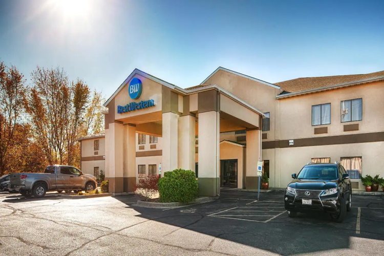 best western clearlake plaza voorkant.jpg