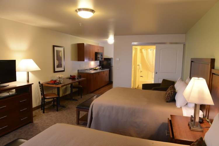 aspen suites hotel juneau kamer.jpg