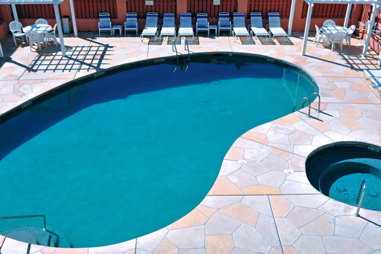 grand canyon plaza hotel zwembad.jpg