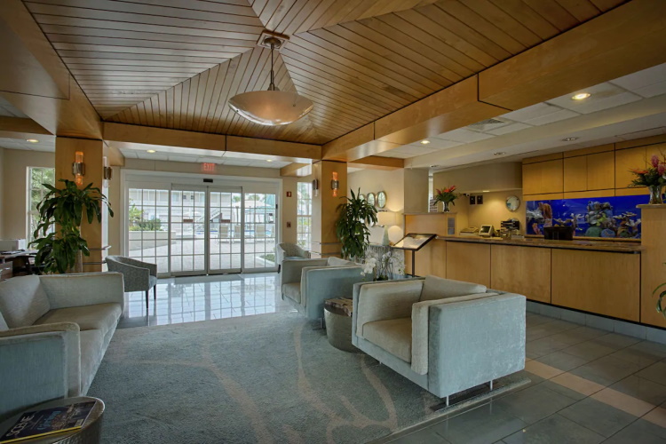 sandcastle resort lido beach receptie.jpg