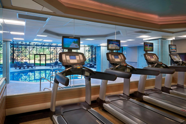 marriott toronto airport hotel fitness.jpg