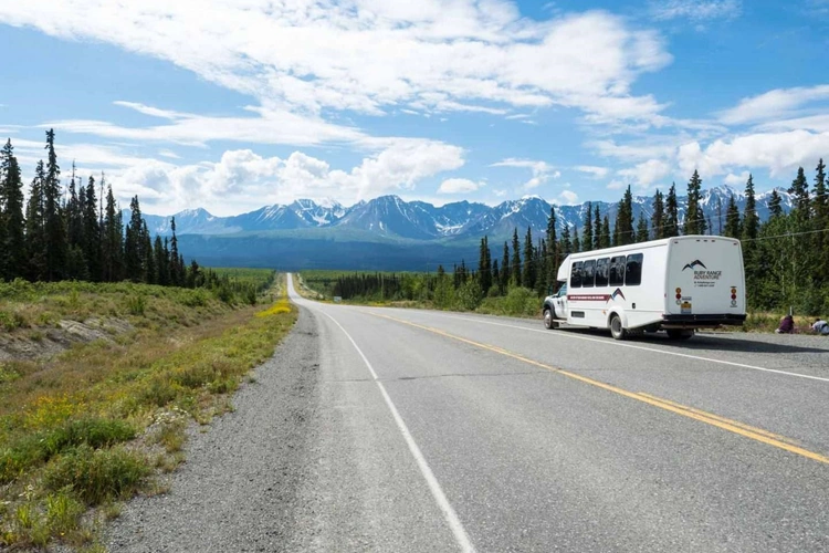 small group tour canada 001.webp