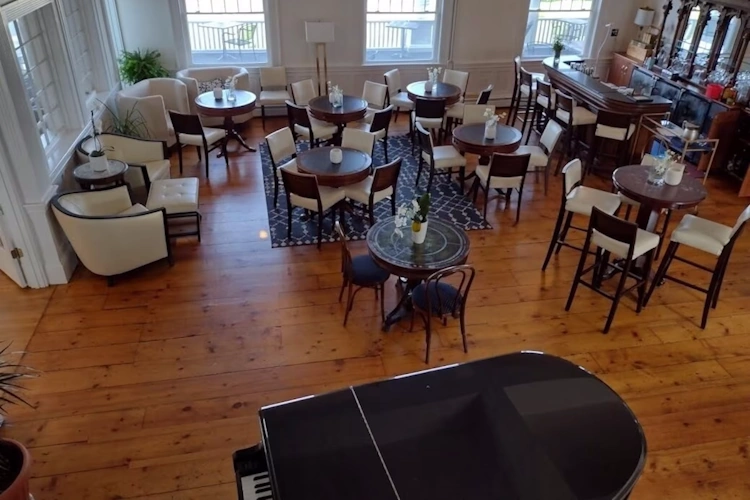 emerson inn - bar-lounge.webp