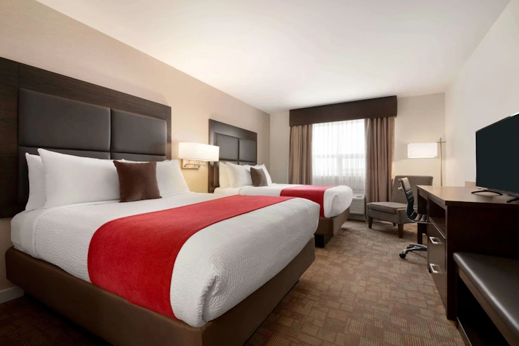 days inn by wyndham 100 mile house kamer.webp