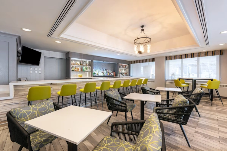 the simon hotel bar.webp