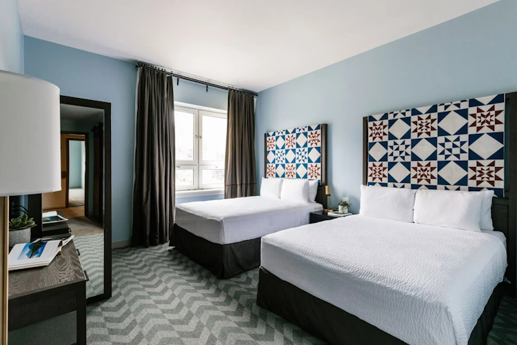 mount royal hotel kamer.webp