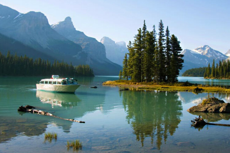 jasper - maligne lake classic cruise.jpg