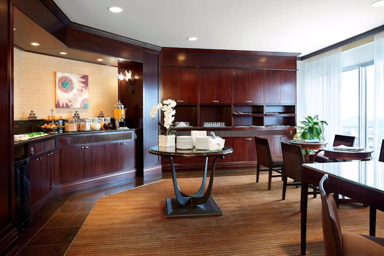 delta hotels by marriott montreal - ontbijt.webp