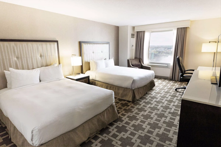 hilton niagara falls fallsview hotel & suites - kamer 2 bedden.webp