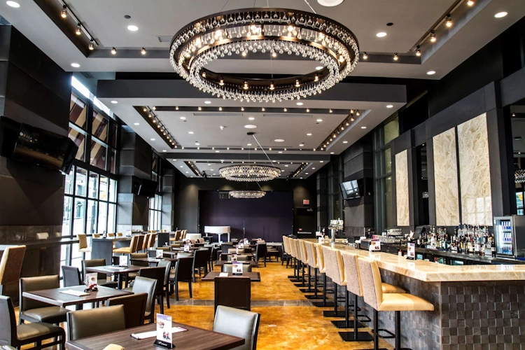 hilton niagara falls fallsview hotel & suites - bar.webp