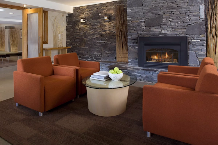 banff aspen lodge - lobby.webp