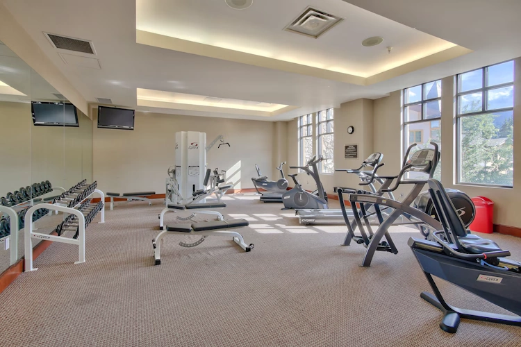 sun peaks grand hotel - fitness.webp