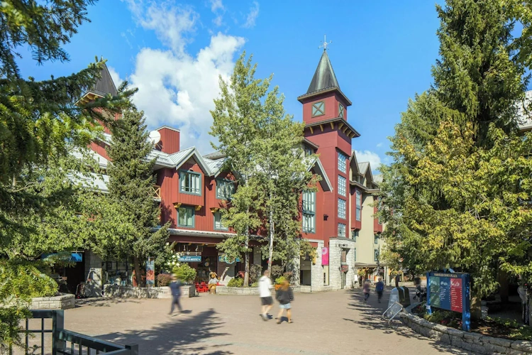 delta hotels by marriott whistler village suites - exterieur 2.webp