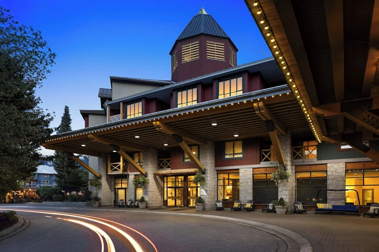 delta hotels by marriott whistler village suites - exterieur.webp
