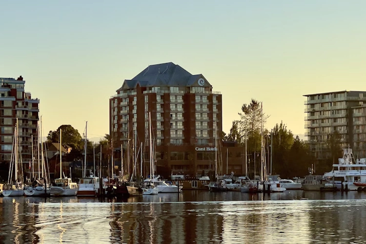 coast victoria hotel & marina by apa - exterieur 3.webp