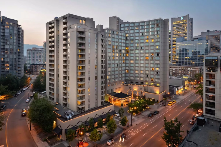 sutton place hotel vancouver - exterieur 2.webp