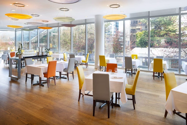 sheraton vancouver wall centre hotel - bar restaurant 2.webp