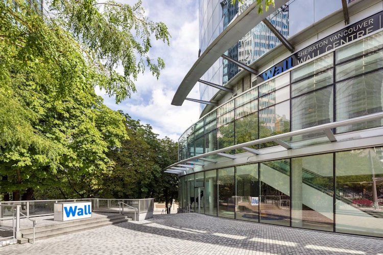 sheraton vancouver wall centre hotel - exterieur 1.webp