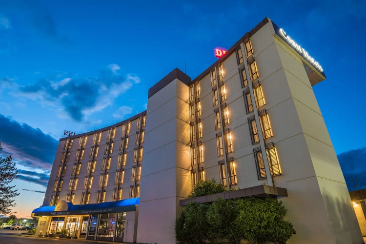coast discovery inn & marina - exterieur 3.webp