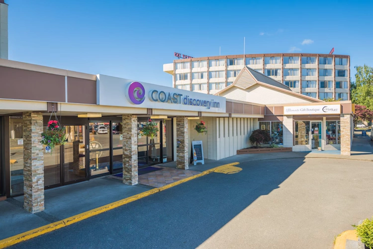 coast discovery inn & marina - exterieur 2.webp