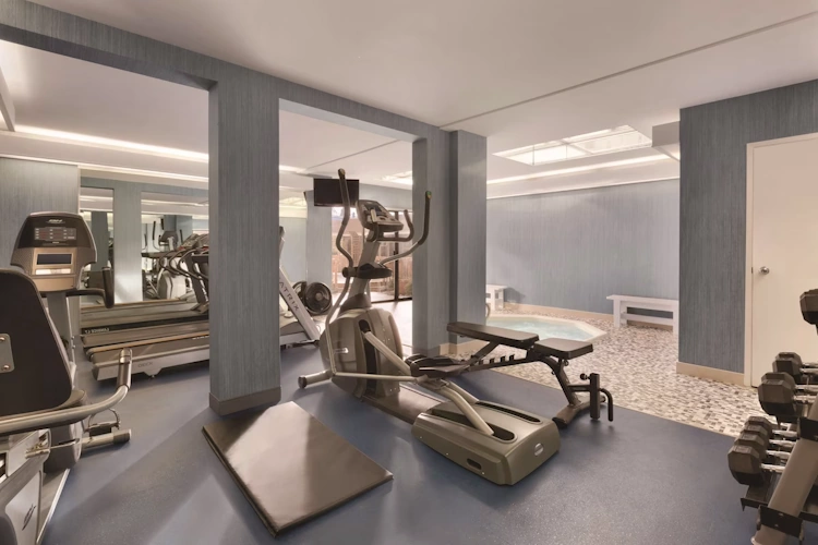 coast discovery inn & marina - fitness.webp