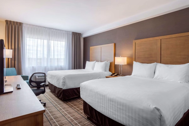 quality inn clarenville - kamer 2 bedden.webp